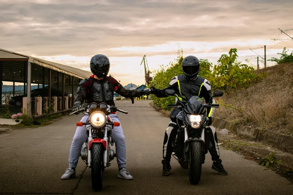 Dlaczego warto wziąć udział w szkoleniach motocyklowych